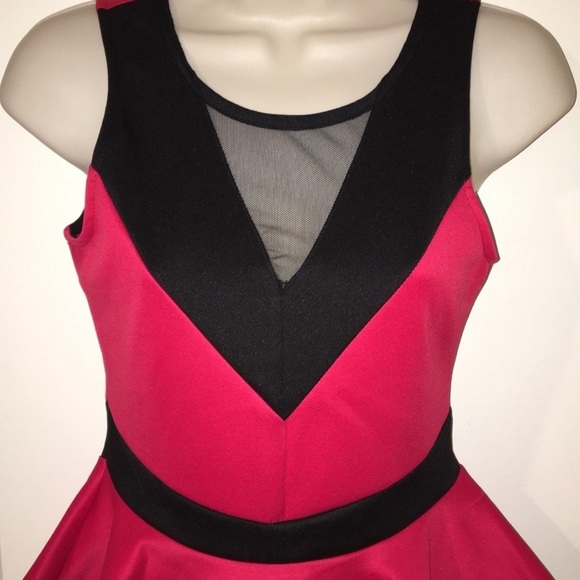 NWT RED & BLACK PEPLUM TOP SIZE MEDIUM - Picture 1 of 3